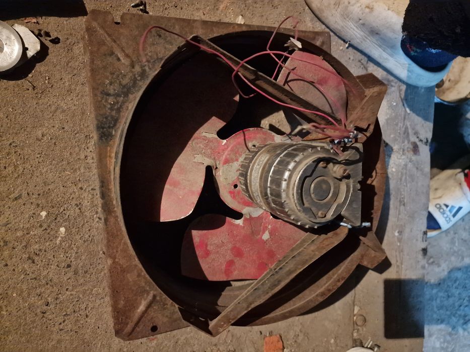 Продам 2шт для вентиляции СССР работает как надо пишите ватсап