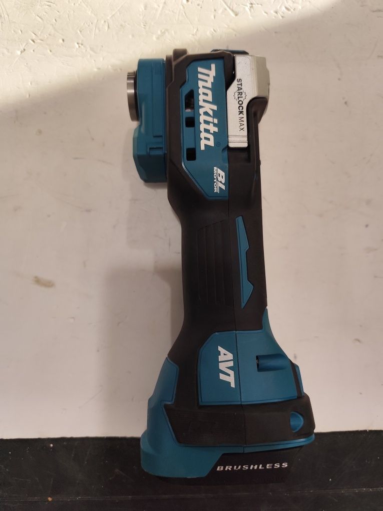 Нов безчетков акумулаторен мултитул Макита Makita DTM52