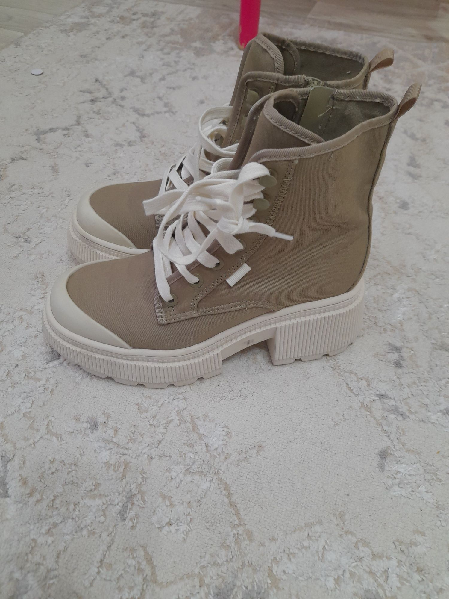 Продам  сапоги модные