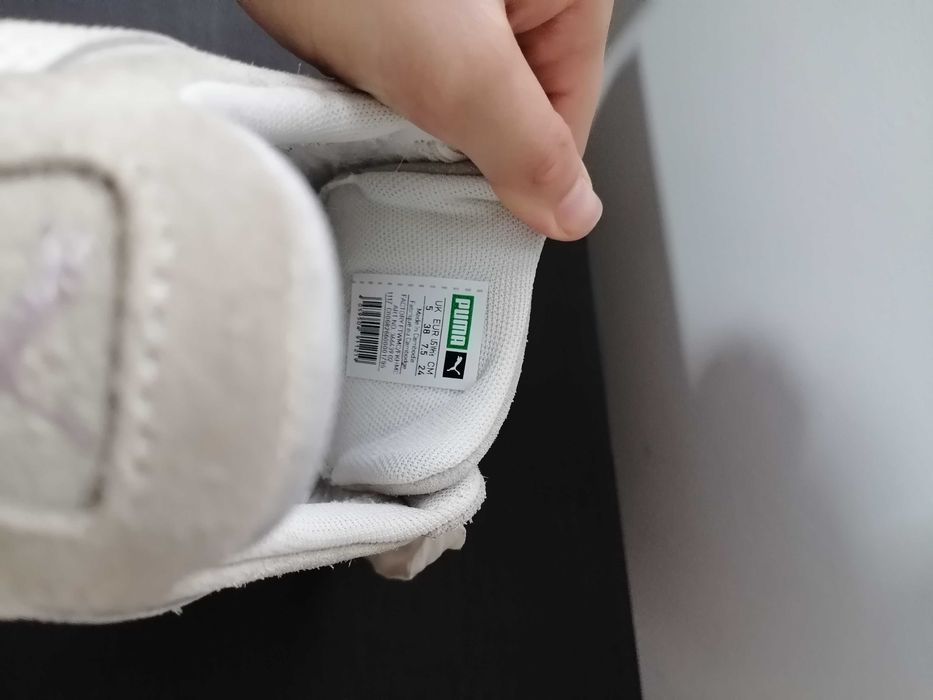 Vând papuci puma damă.