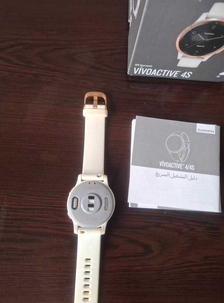 Часовник Garmin Vivoactive 4s