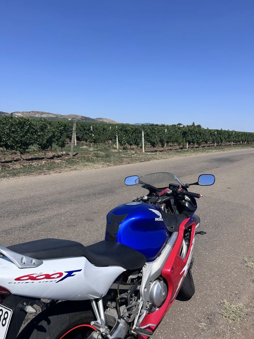 Motocicleta Honda CBR 600