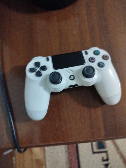Продам Dualshock 4