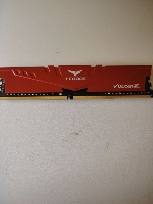 Memorie TeamGroup T-Force Vulcan Z Red 8GB DDR4 3200MHz CL16