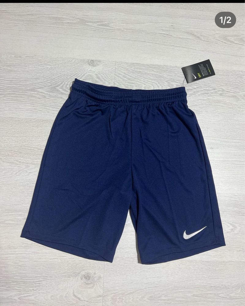 pantaloni scurti nike