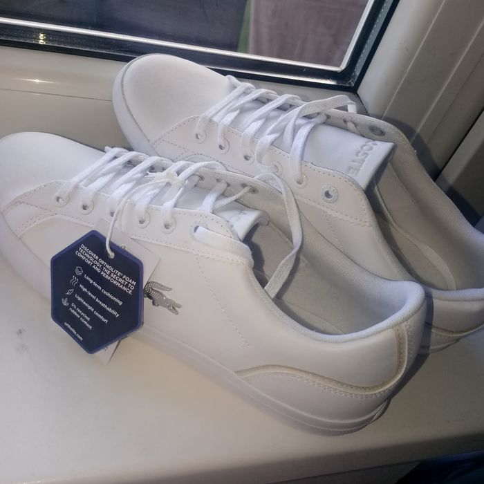 Vand papuci Lacoste originali pentru femei marimea 39!!