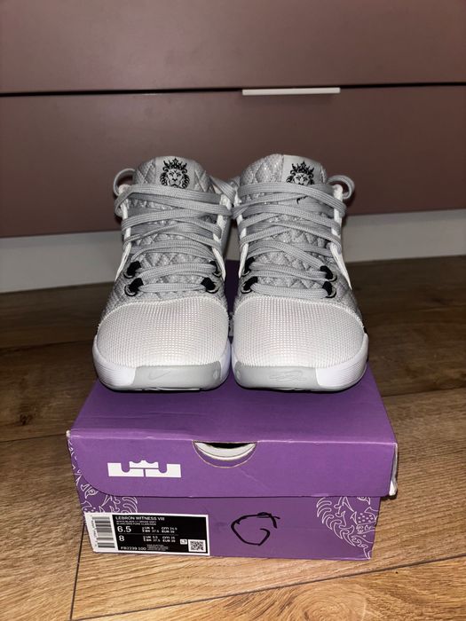 Nike LeBron Witness 8 "Light Smoke Grey"