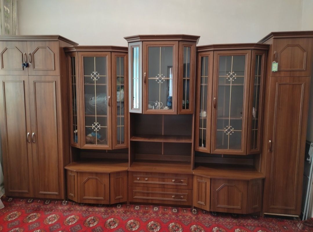 Продам стенку (гарнитур) в зал