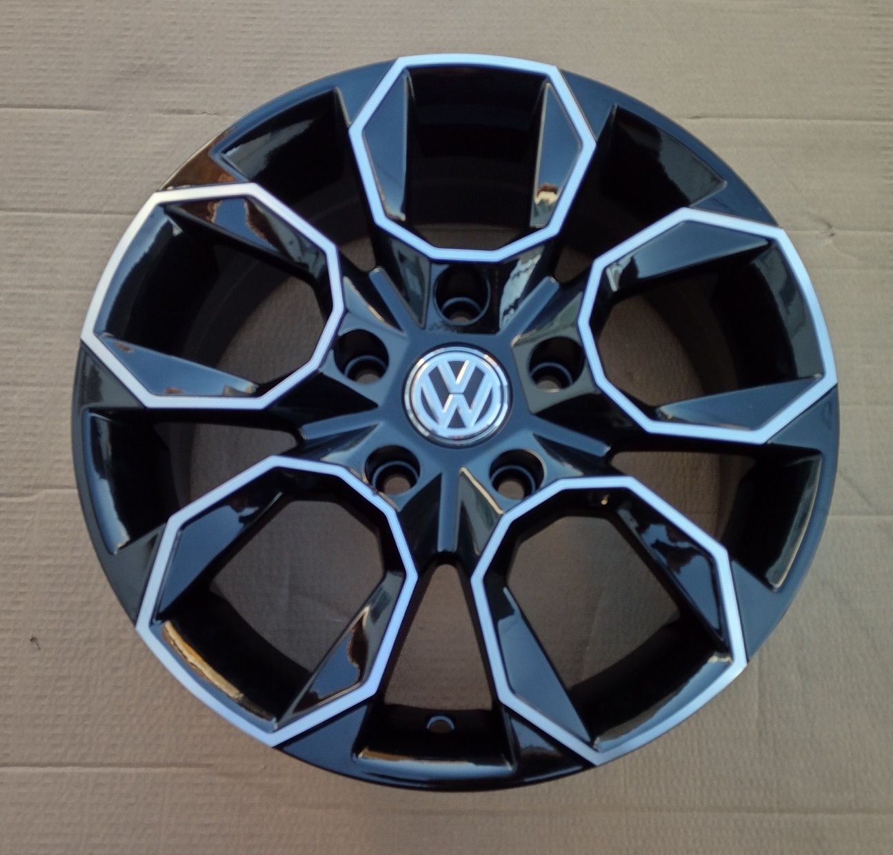 Jante 15 VW Golf 5.6.7 Jetta Touran Caddy Sharan. Passat 
Prinde
