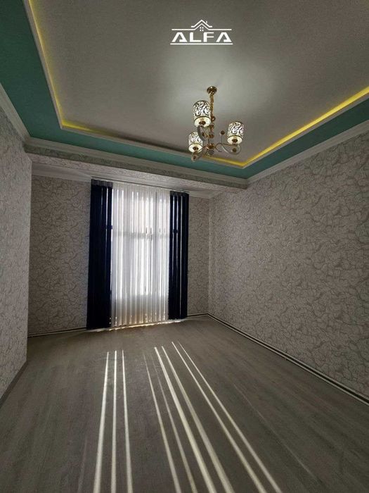 Buxoroda kvartira sotiladi 2 xonali 84m² 4-qavat.