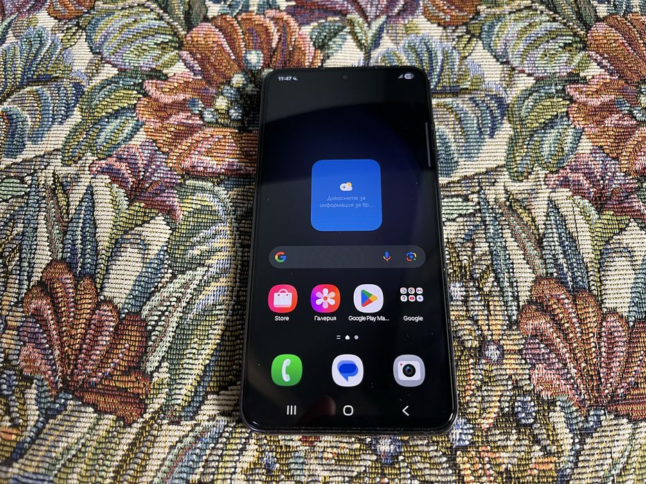 Продавам Samsung Galaxy S22 256/8Gb