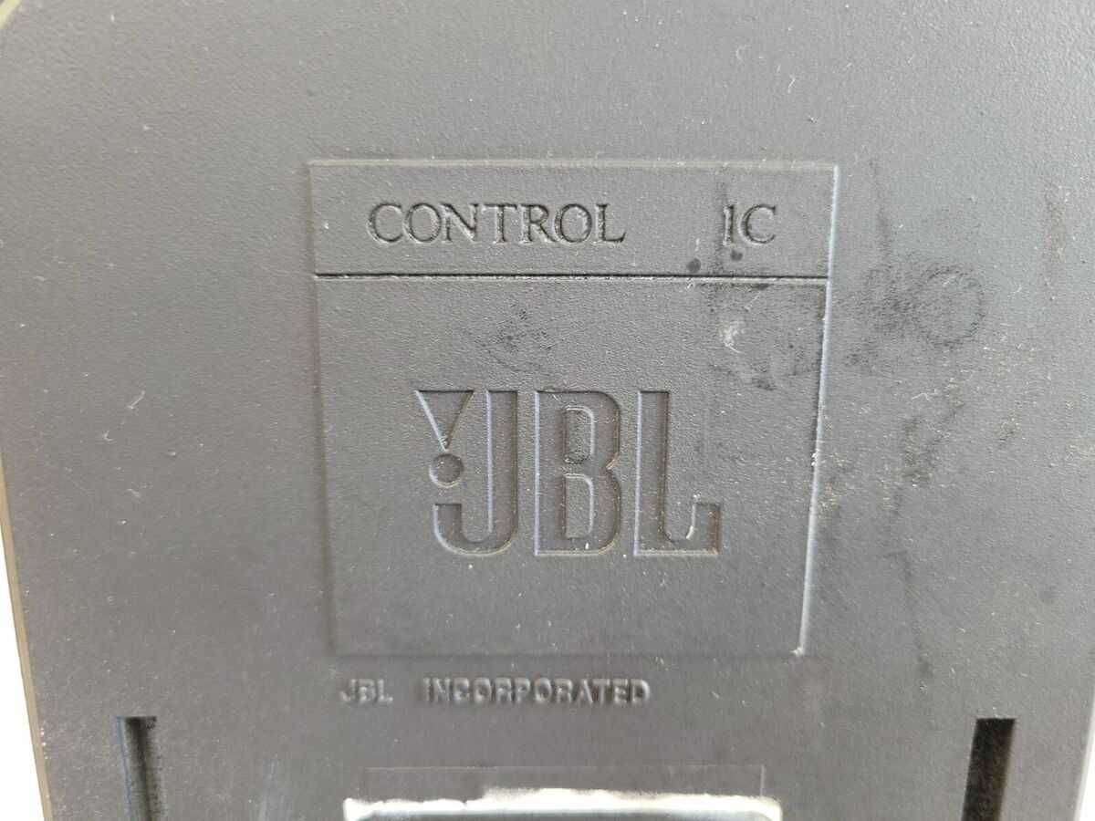 Vand doua boxe JBL Control IC