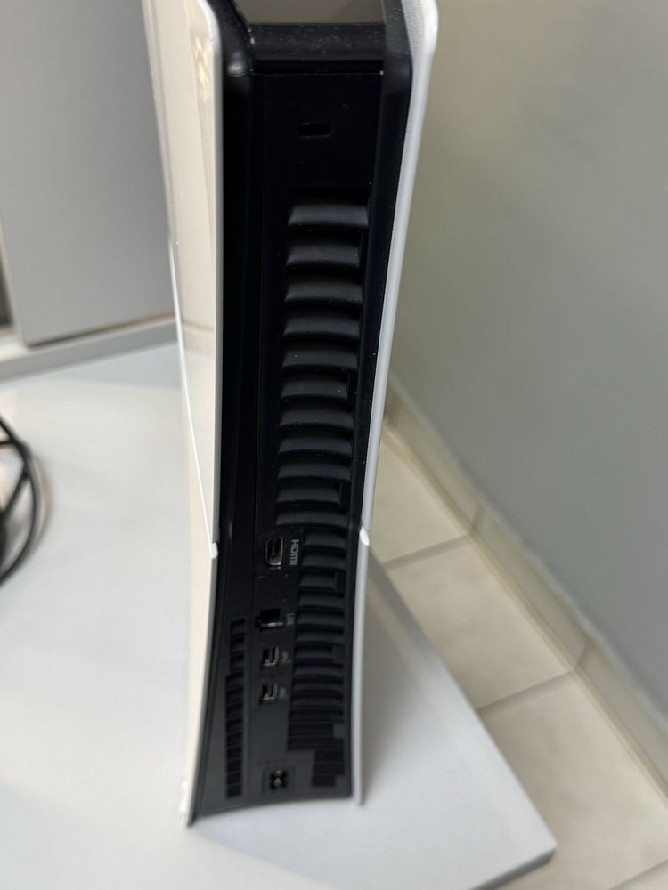 Play Station 5 CFI-2016 + 2 контролера