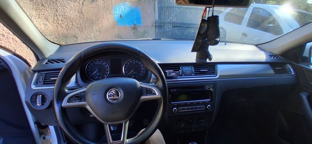 Vând Skoda Rapid