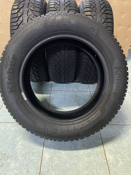 205 60 R16 Kleber Kristal Iarna
