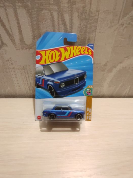 Hot wheels BMW 2002 *SUPER HYPE MAINE*