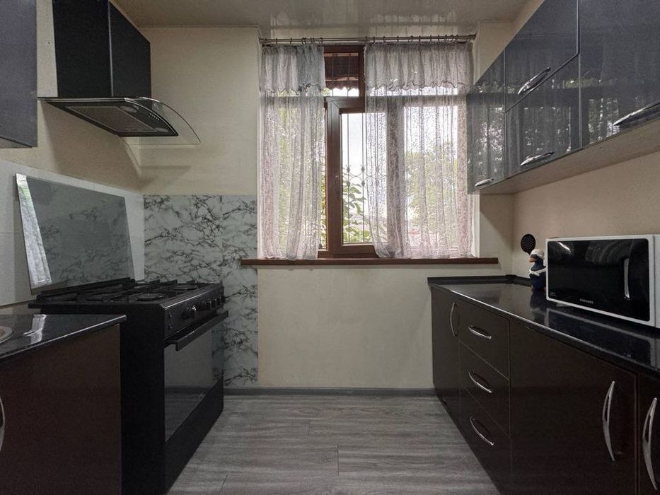 2 xonali kvartira ijaraga beriladi Maksim Gorkiy metro yonida