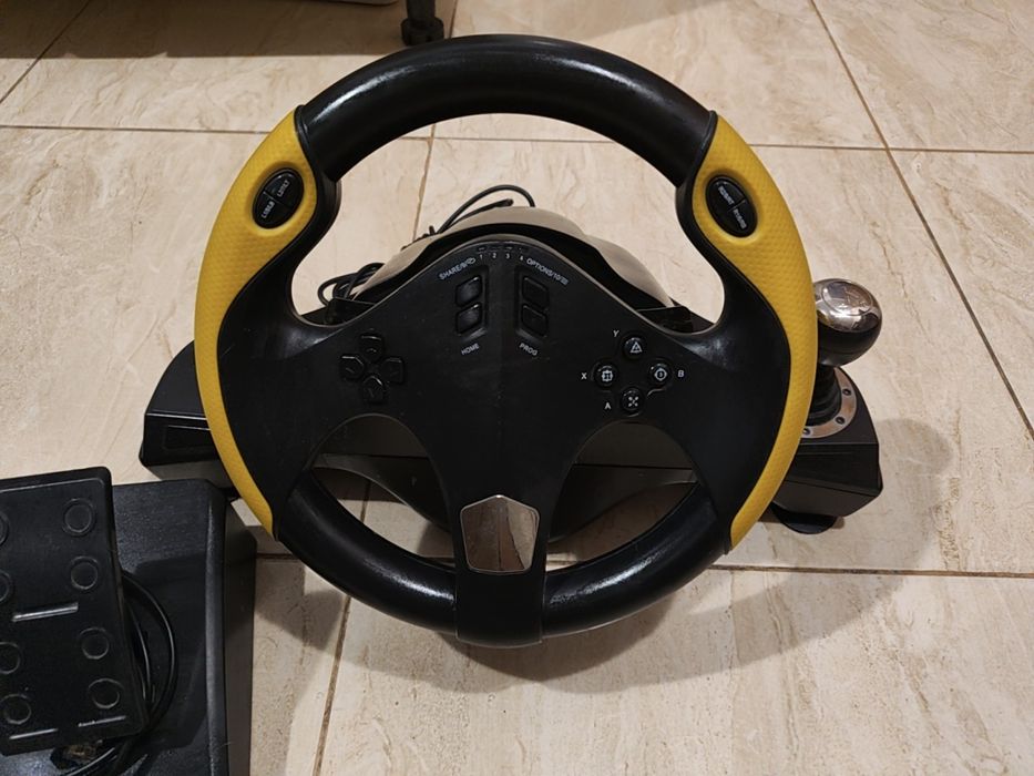 Volan + pedale, stare foarte bună Myria