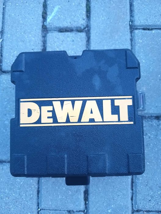 Лазерен нивелир DeWalt хоризонтал и вертикал