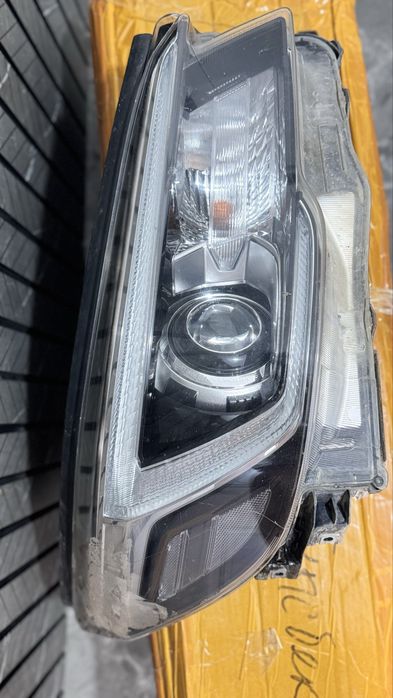 Оригинал фары на Subaru Forester
