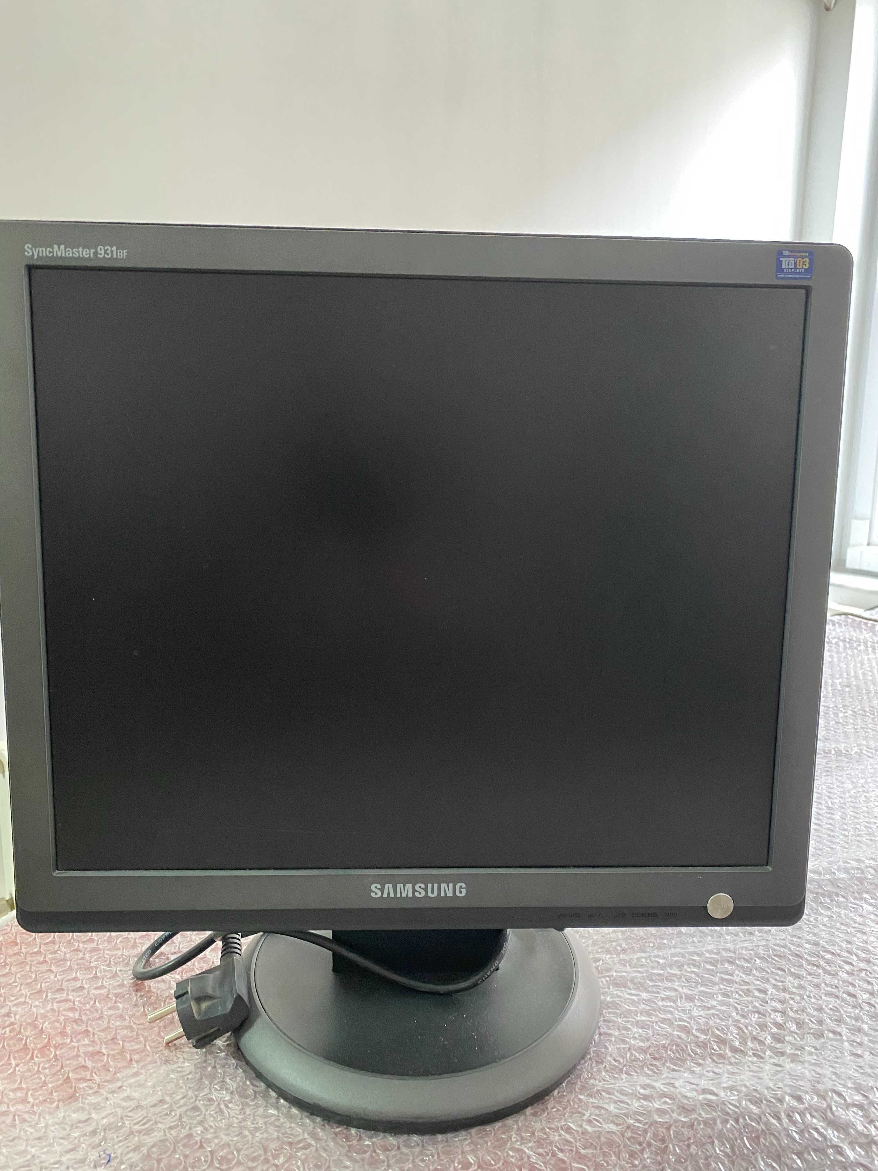 Monitoare Samsung si AOC