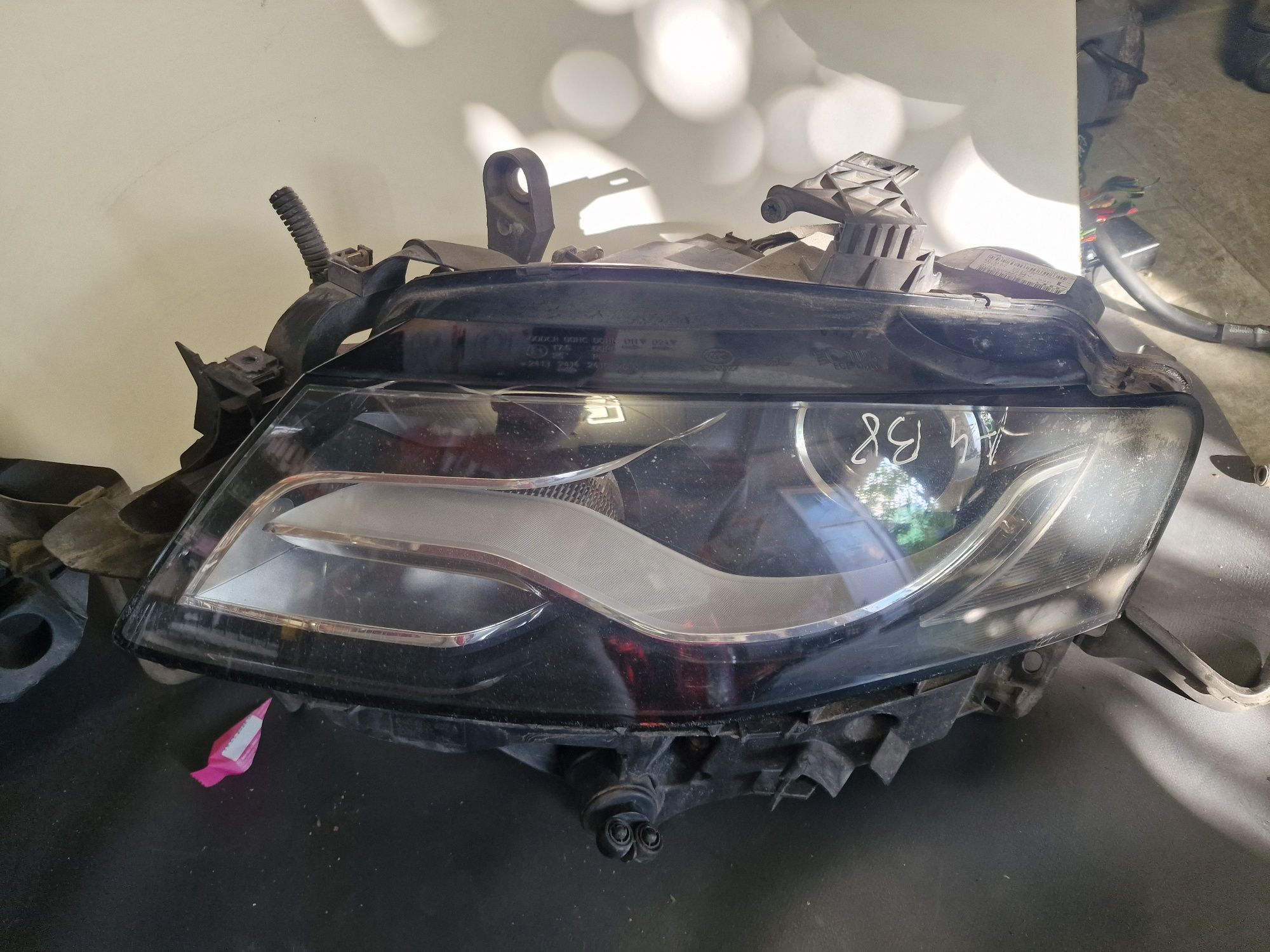 Far/faruri Xenon DRL  complecte Europa Audi A4 B8,an 2008-2012