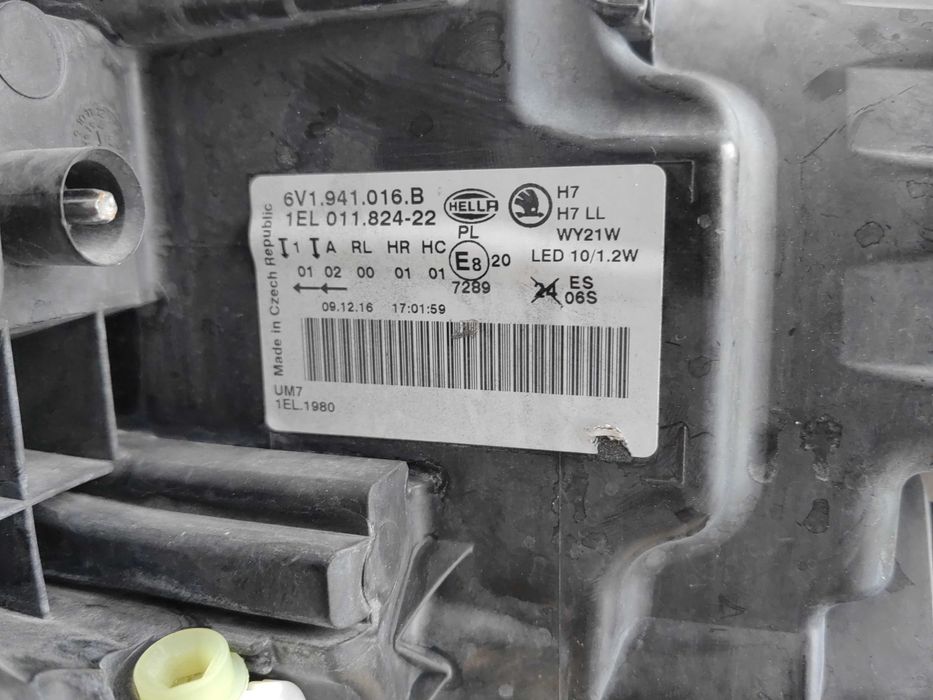 Фар Skoda Fabia LED десен / Фар Шкода Фабиа Оригинален