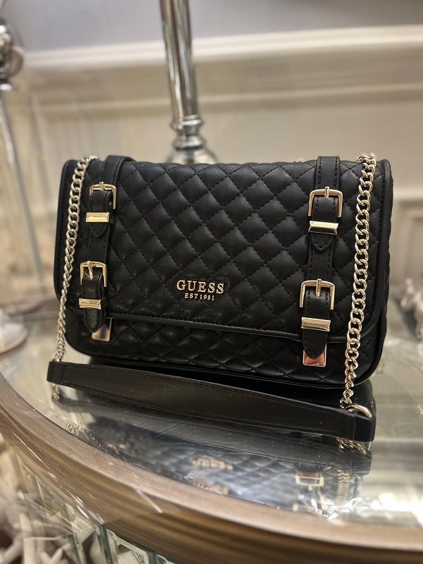 Guess нова оригинална дамска чанта за рамо