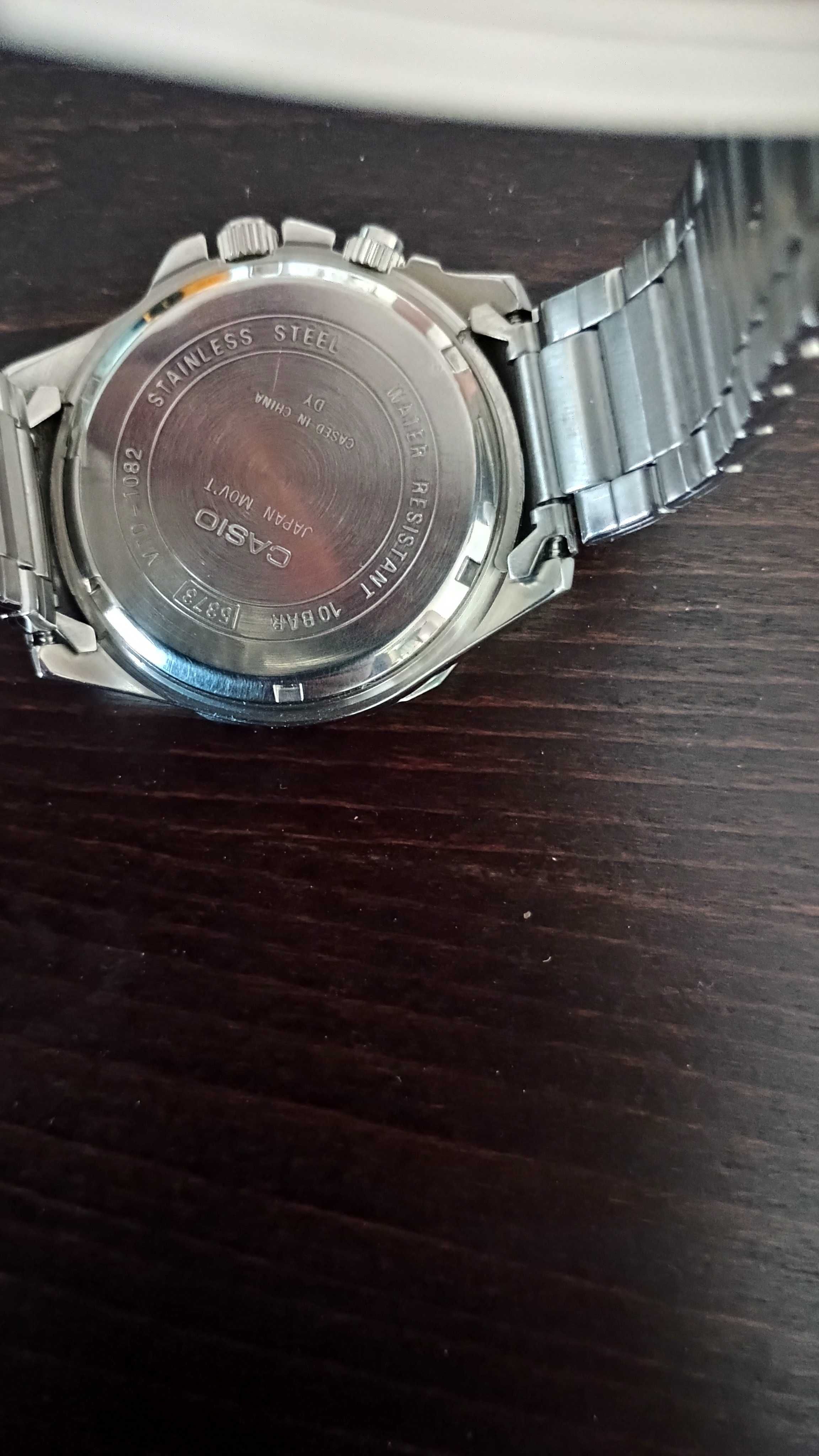 Продавам часовник casio  mtd-1082d