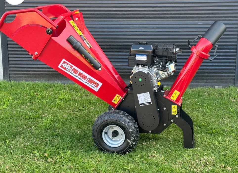 Inchiriez tocator crengi vegetatie lemne gradina pomi toaletare copaci