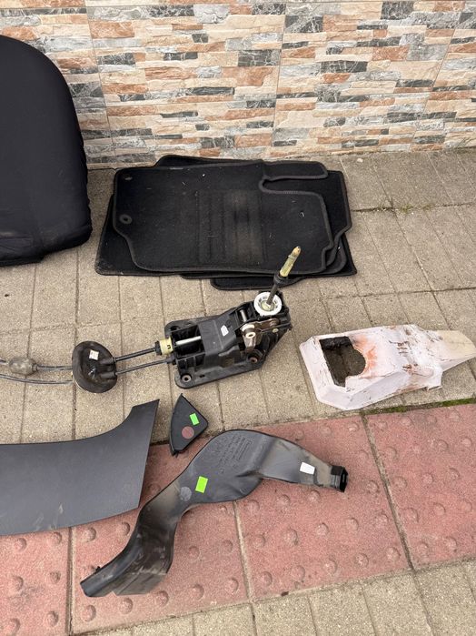 Части за Пежо 207 1.6 hdi 90 коня 2006 година