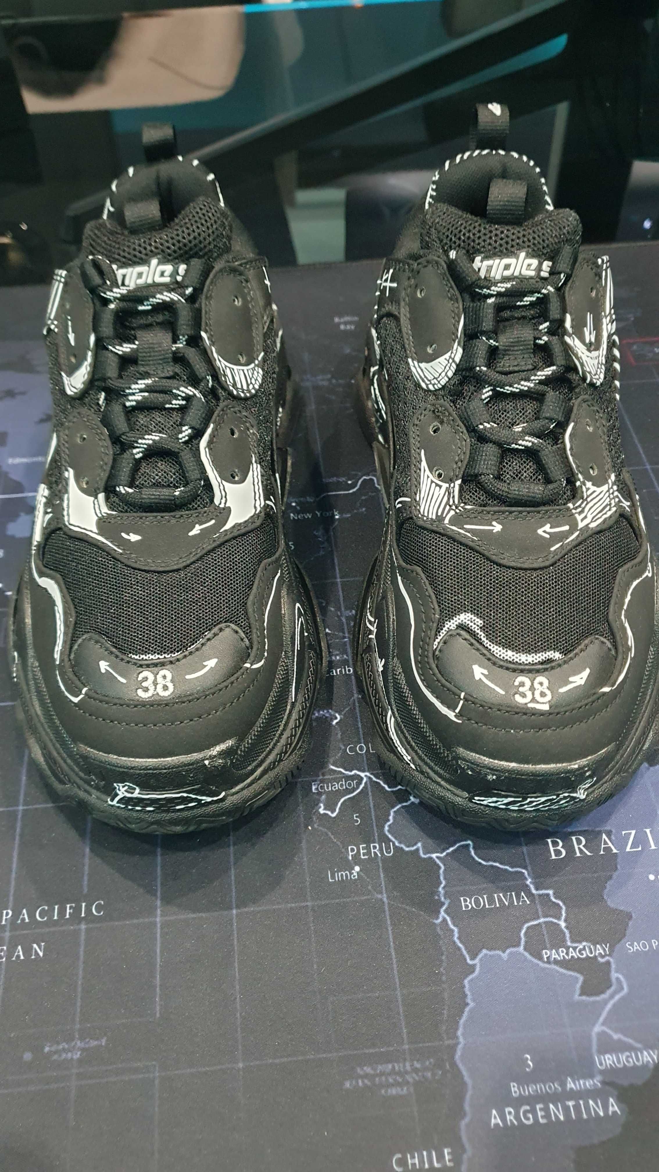 Balenciaga Triple S CLEAR SOLE Black/White