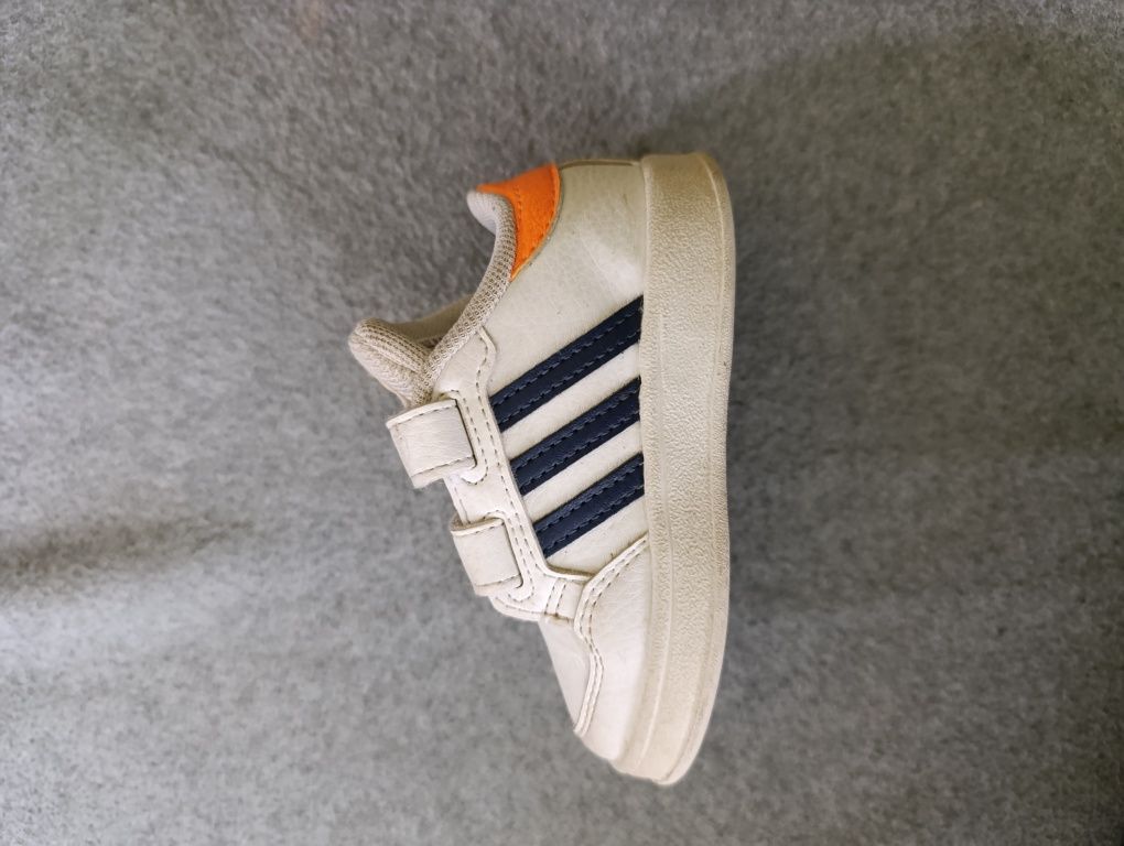 Запазени Adidas детски обувки