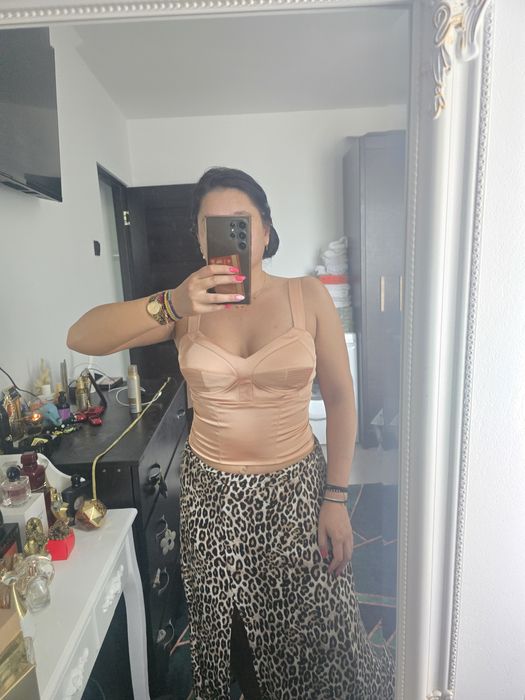 Corset murmur, 42 echivalentul cupei 80B făcut pe comanda doar probat