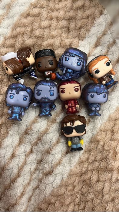 Обмен фигурок Stranger Things kinder joy