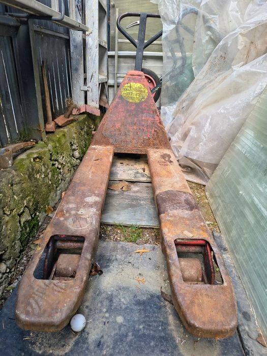 Vand transpalet 2500 kg!