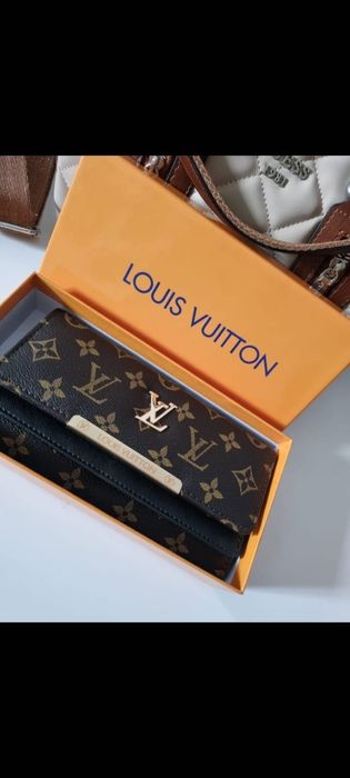 Portofele dama la cutie noi