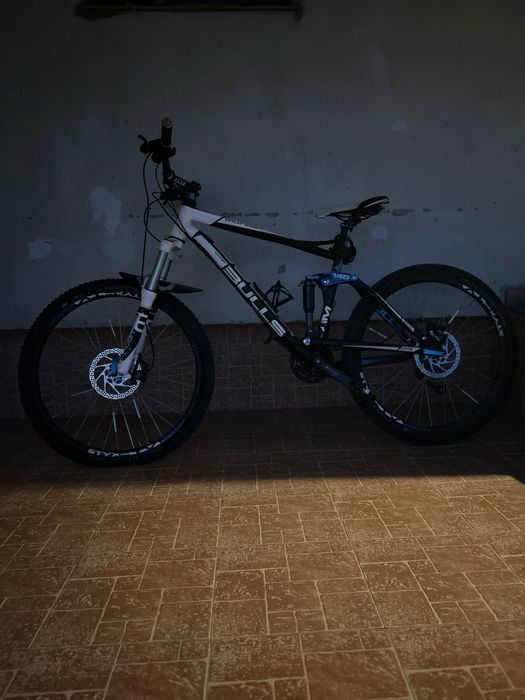 Vând bicicletă bulls wild cup 1 vand urgent