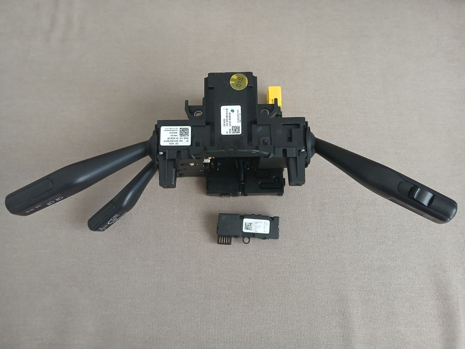 Модул за волан, лостчета за мигачите и чистачки за Пасат Б6 Голф 5 Pas