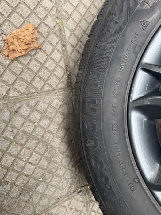 Зимни гуми 235/65/17
