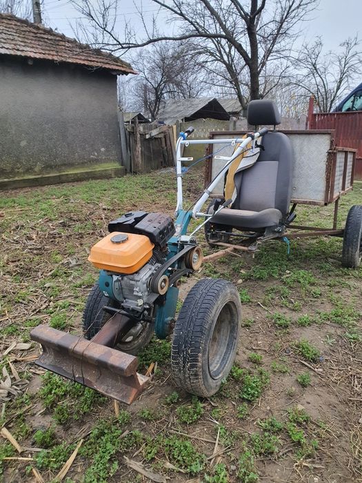 Vând motosapă pentru mai multe detalii mesaj în privat