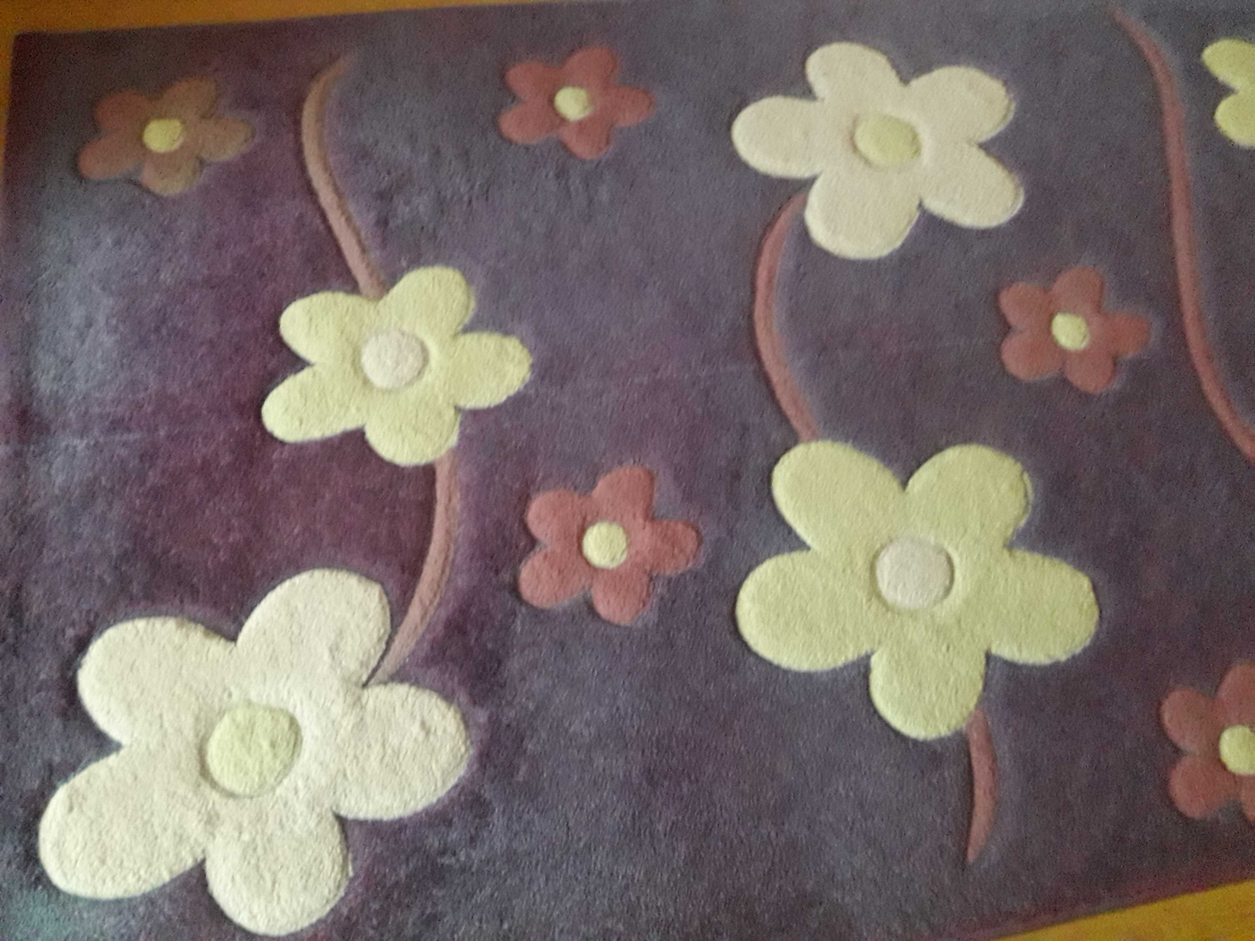 Детска секция с подарък две килимчета