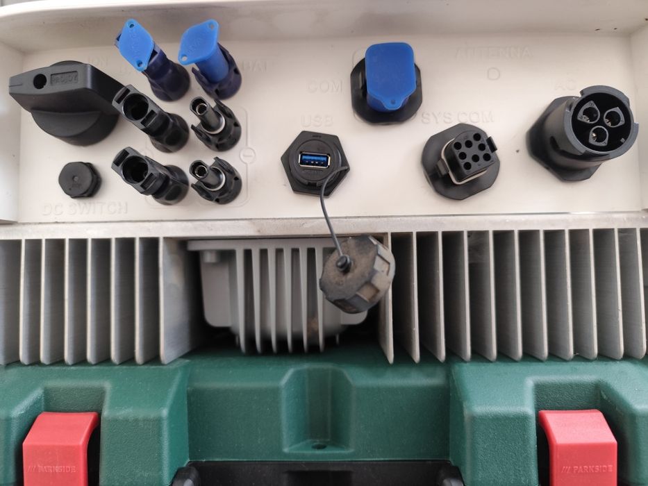Invertor hibrid 6kW growatt