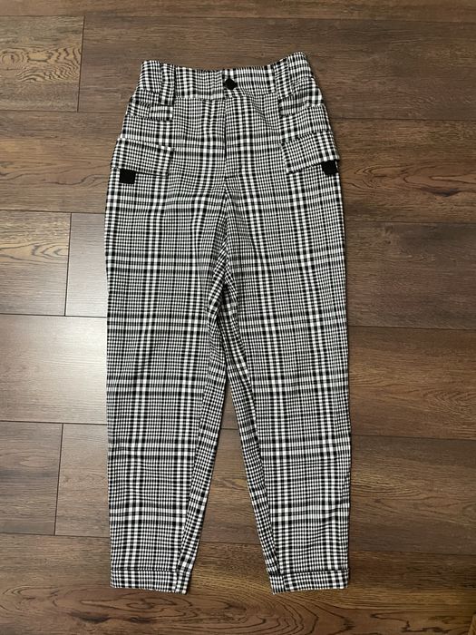 Pantaloni s fishbone