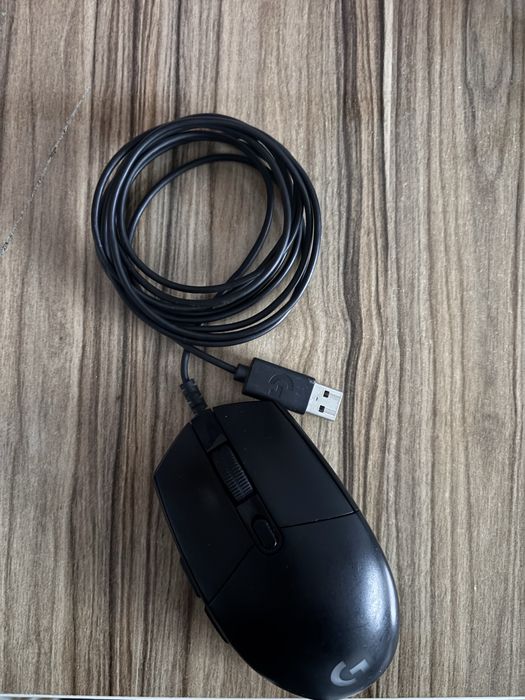 Игровая мышь Logitech G в хорошем состоянии