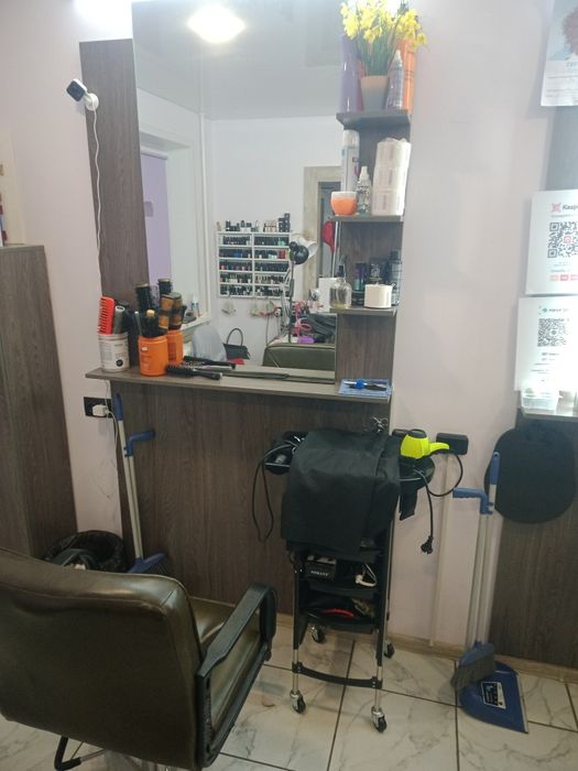 Здам парикмахерское кресло