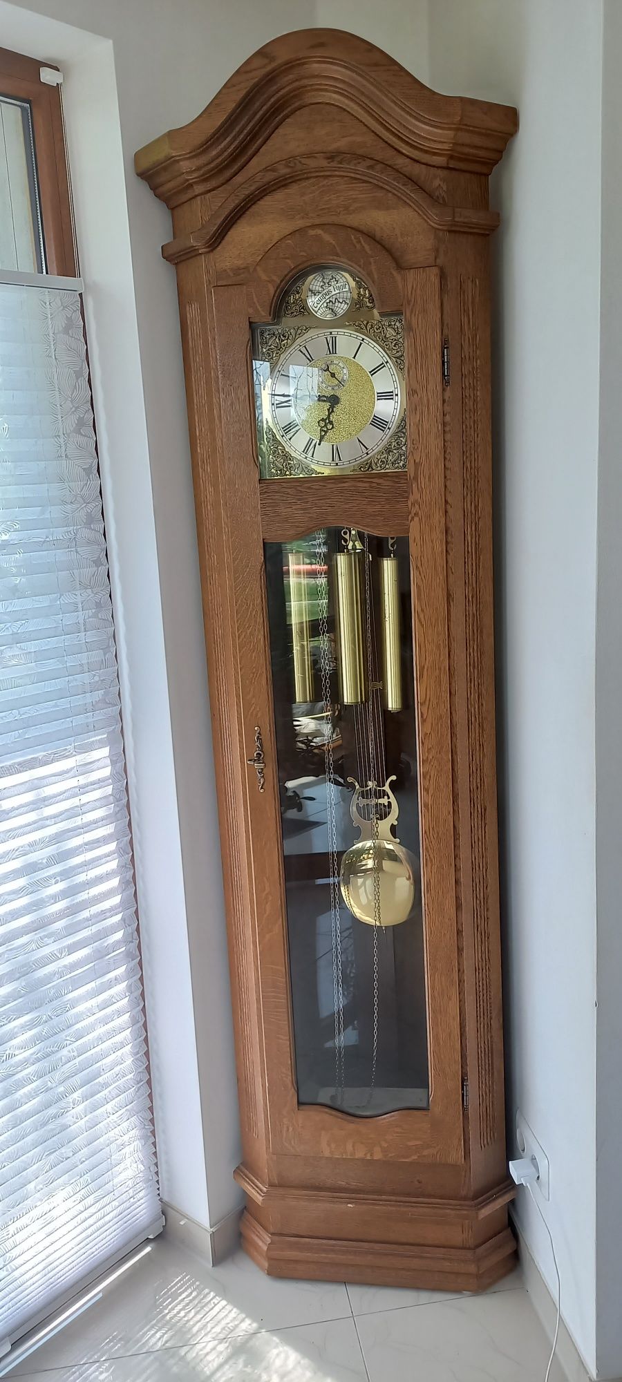 Vând ceas mecanic cu pendul pe colt