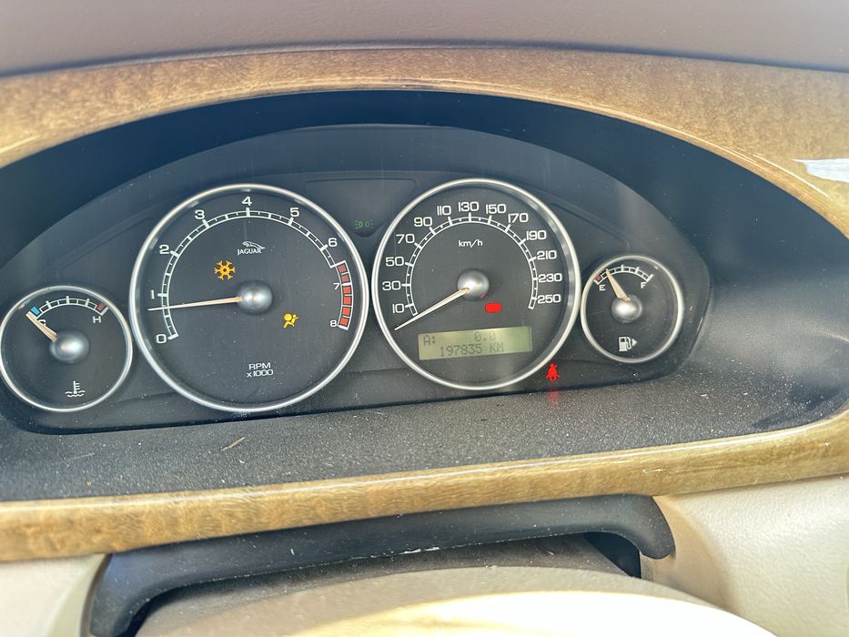 Ягуар Jaguar Х тайп на части 2.5 бензин 4х4