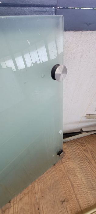 Usi glisante din sticlă securizată 8mm, sablata cu model plus accesori