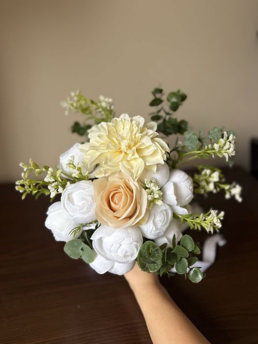 Красиви Сватбени Букети/Украса за Кола (Изкуствени Цветя)